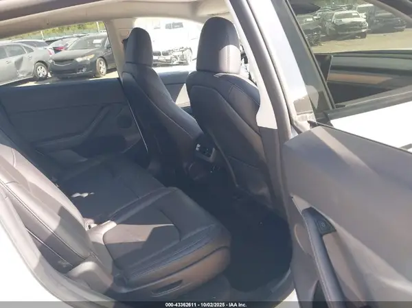7SAYGAEE7RF111266 2024 TESLA MODEL Y - Image 8