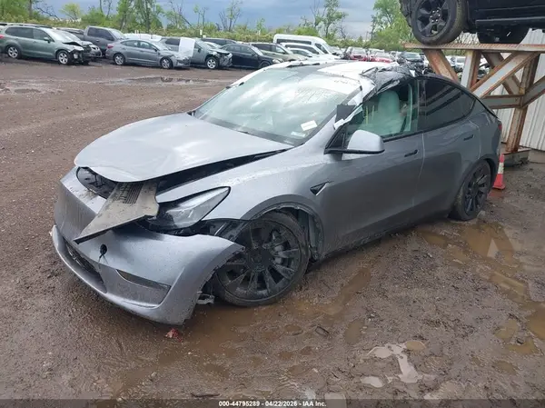 7SAYGAEE7RF112644 2024 TESLA MODEL Y - Image 2