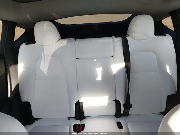 7SAYGAEE7RF112644 2024 TESLA MODEL Y - Image 8