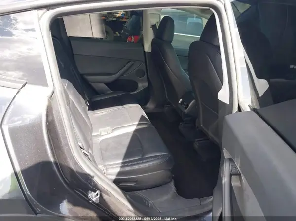 7SAYGAEE7RF119884 2024 TESLA MODEL Y - Image 8