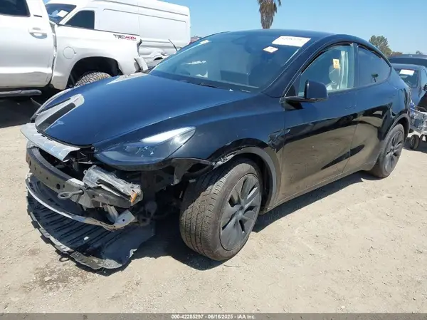 7SAYGAEE7RF122946 2024 TESLA MODEL Y - Image 2