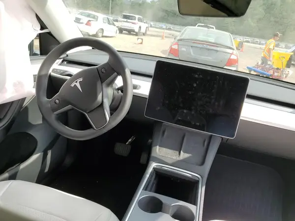 7SAYGAEE7RF123224 2024 TESLA MODEL Y - Image 8