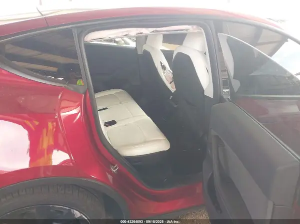 7SAYGAEE7RF149712 2024 TESLA MODEL Y - Image 8