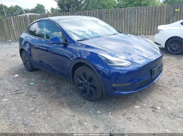 7SAYGAEE7RF156787 2024 TESLA MODEL Y - Image 1