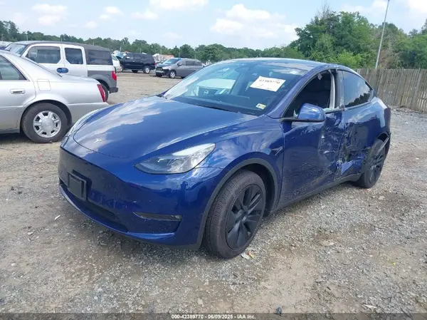 7SAYGAEE7RF156787 2024 TESLA MODEL Y - Image 2