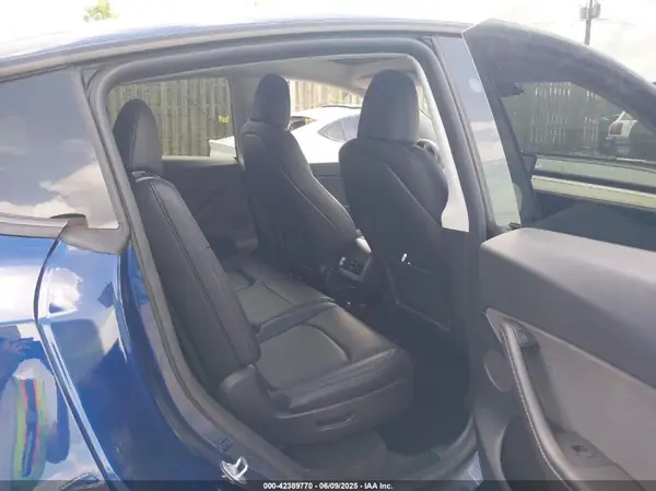 7SAYGAEE7RF156787 2024 TESLA MODEL Y - Image 8