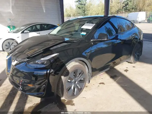 7SAYGAEE7RF185481 2024 TESLA MODEL Y - Image 2