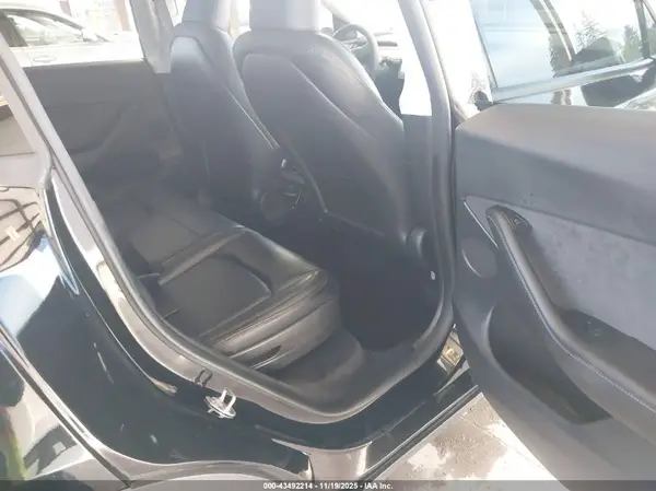 7SAYGAEE7RF185481 2024 TESLA MODEL Y - Image 8