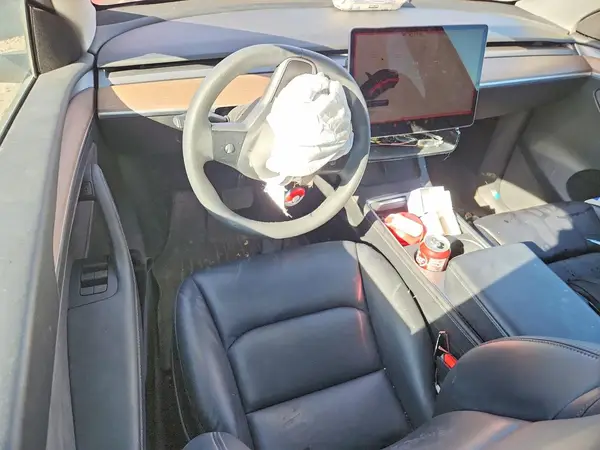 7SAYGAEE7RF185528 2024 TESLA MODEL Y - Image 8
