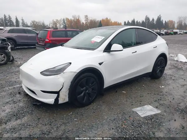 7SAYGAEE7RF195993 2024 TESLA MODEL Y - Image 2