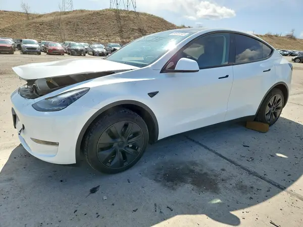 7SAYGAEE7RF205700 2024 TESLA MODEL Y - Image 1