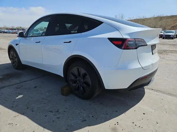 7SAYGAEE7RF205700 2024 TESLA MODEL Y - Image 2