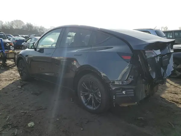 7SAYGAEE7RF208712 2024 TESLA MODEL Y - Image 2