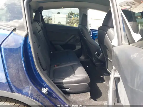 7SAYGAEE7RF991627 2024 TESLA MODEL Y - Image 8