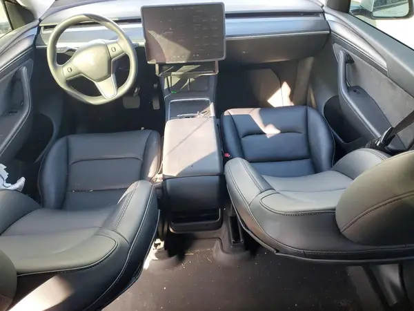 7SAYGAEE7SF235771 2025 TESLA MODEL Y - Image 8