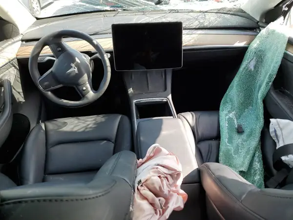 7SAYGAEE7SF239626 2025 TESLA MODEL Y - Image 8
