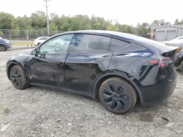 7SAYGAEE7SF253946 2025 TESLA MODEL Y - Image 2