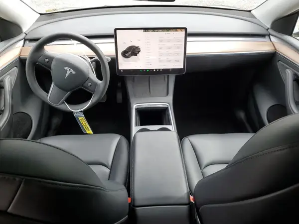 7SAYGAEE7SF253946 2025 TESLA MODEL Y - Image 8