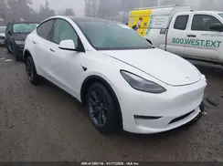 7SAYGAEE7SF261965 2025 TESLA MODEL Y