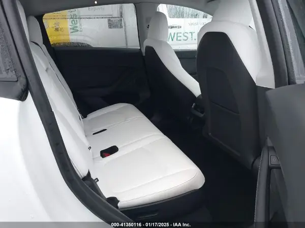 7SAYGAEE7SF261965 2025 TESLA MODEL Y - Image 8