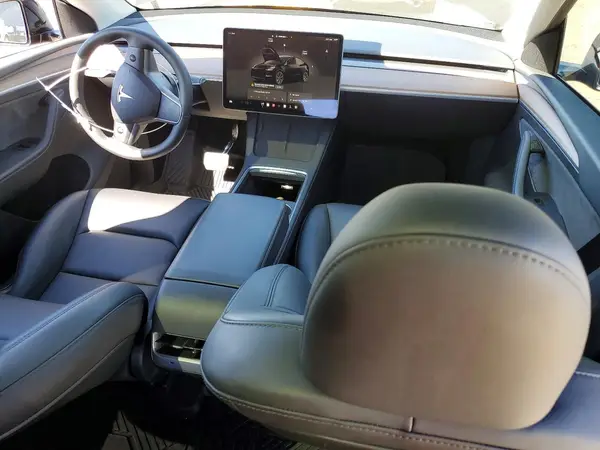7SAYGAEE7SF272187 2025 TESLA MODEL Y - Image 8