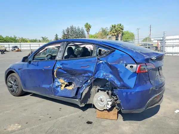 7SAYGAEE7SF284940 2025 TESLA MODEL Y - Image 2