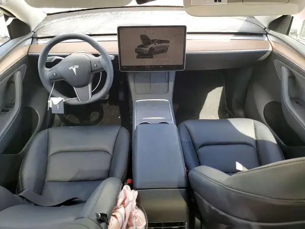 7SAYGAEE7SF302773 2025 TESLA MODEL Y - Image 8