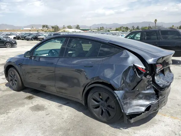 7SAYGAEE7SF305480 2025 TESLA MODEL Y - Image 2