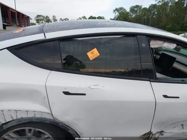 7SAYGAEE8NF309672 2022 TESLA MODEL Y - Image 8