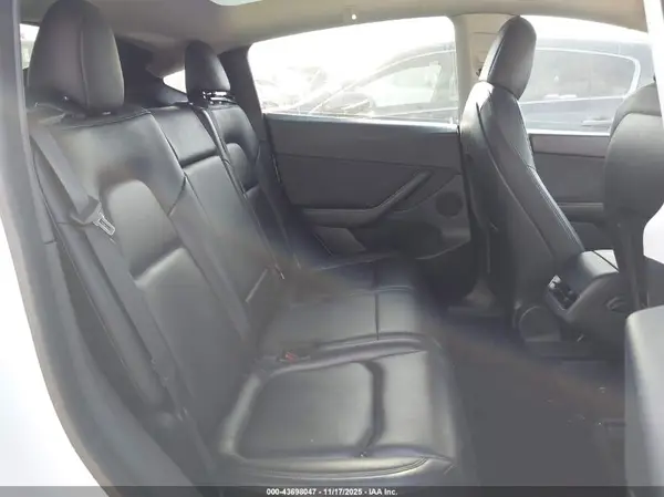 7SAYGAEE8NF313575 2022 TESLA MODEL Y - Image 8