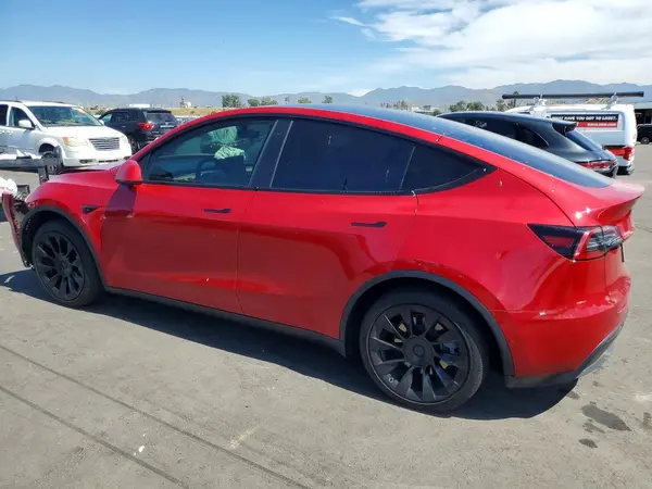 7SAYGAEE8NF352098 2022 TESLA MODEL Y - Image 2