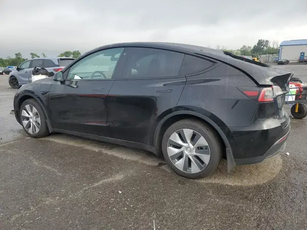 7SAYGAEE8NF364185 2022 TESLA MODEL Y - Image 2