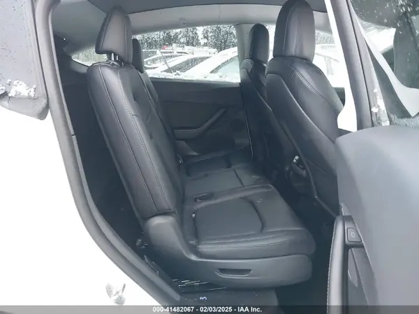 7SAYGAEE8NF365045 2022 TESLA MODEL Y - Image 8