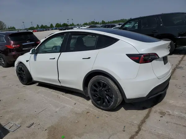 7SAYGAEE8NF378457 2022 TESLA MODEL Y - Image 2