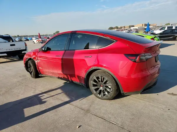 7SAYGAEE8NF390561 2022 TESLA MODEL Y - Image 2