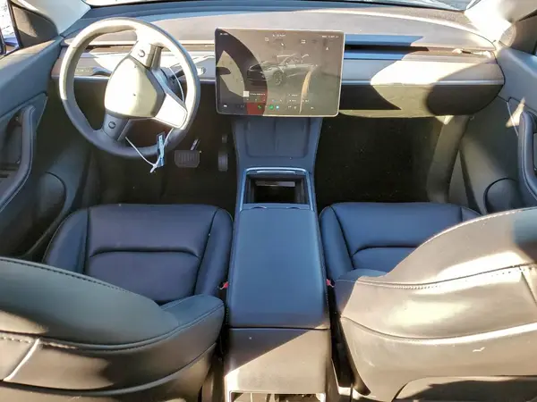 7SAYGAEE8NF393055 2022 TESLA MODEL Y - Image 8