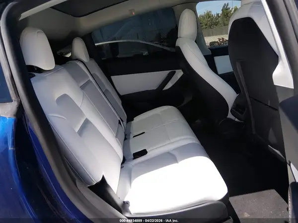 7SAYGAEE8NF399714 2022 TESLA MODEL Y - Image 8
