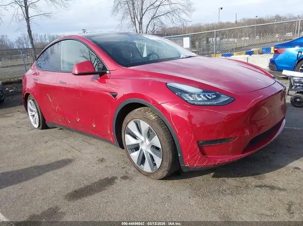 7SAYGAEE8NF420027 2022 TESLA MODEL Y - Image 1