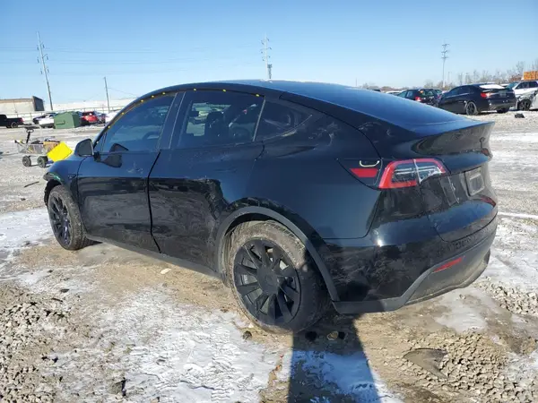 7SAYGAEE8NF420531 2022 TESLA MODEL Y - Image 2