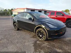 7SAYGAEE8NF428841 2022 TESLA MODEL Y