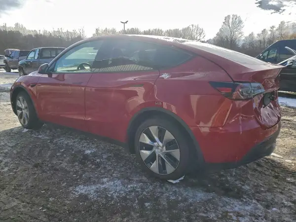 7SAYGAEE8NF453741 2022 TESLA MODEL Y - Image 2