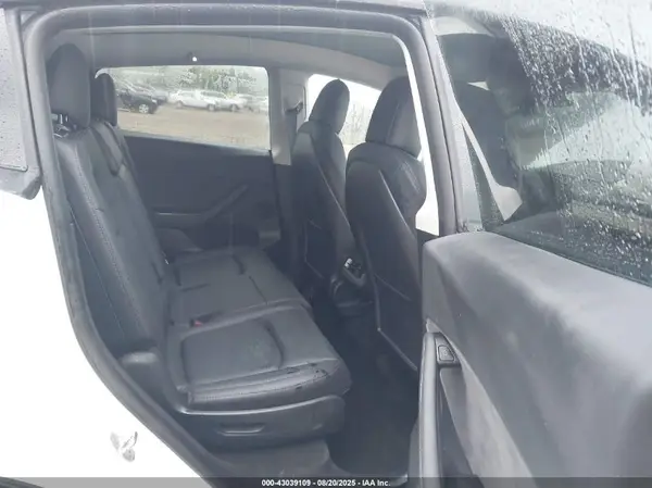 7SAYGAEE8NF467820 2022 TESLA MODEL Y - Image 8