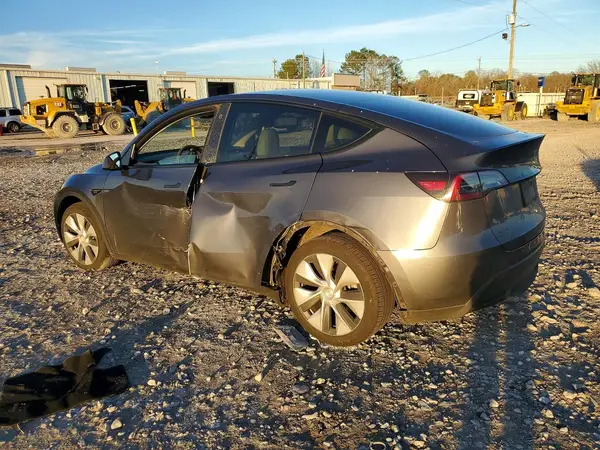 7SAYGAEE8NF469390 2022 TESLA MODEL Y - Image 2