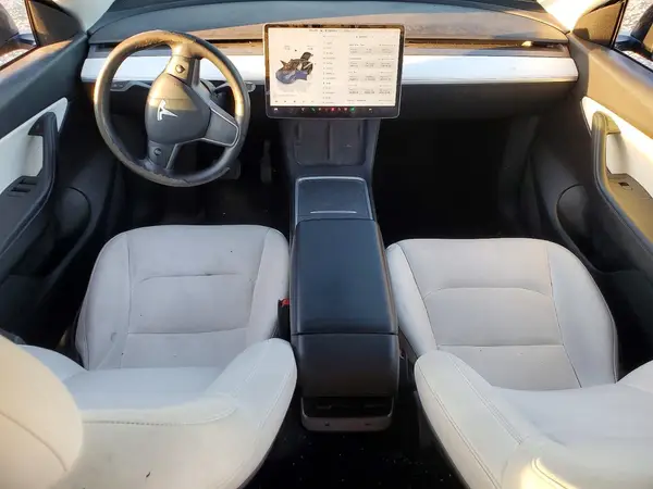 7SAYGAEE8NF469390 2022 TESLA MODEL Y - Image 8