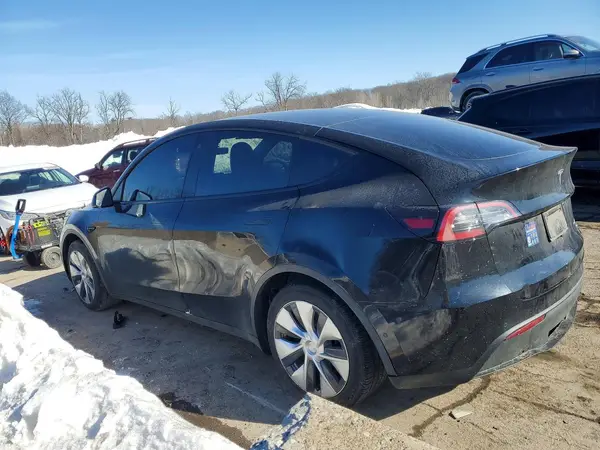 7SAYGAEE8NF506146 2022 TESLA MODEL Y - Image 2