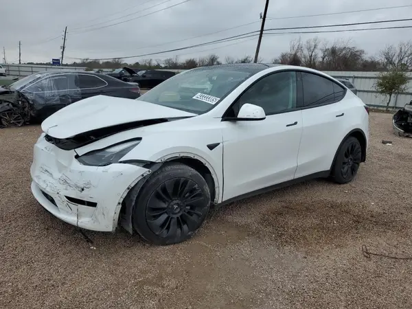 7SAYGAEE8NF520080 2022 TESLA MODEL Y - Image 1