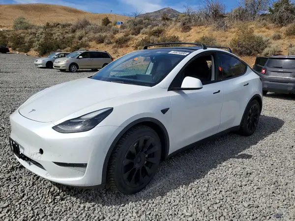 7SAYGAEE8NF524419 2022 TESLA MODEL Y - Image 1