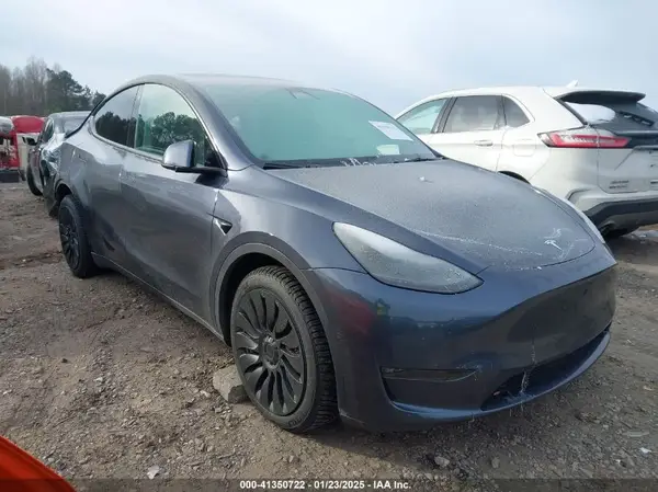 7SAYGAEE8NF531189 2022 TESLA MODEL Y - Image 1