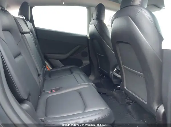 7SAYGAEE8NF531189 2022 TESLA MODEL Y - Image 8