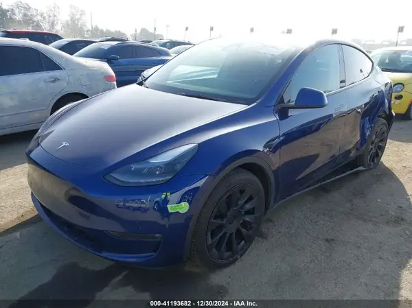 7SAYGAEE8NF547022 2022 TESLA MODEL Y - Image 2